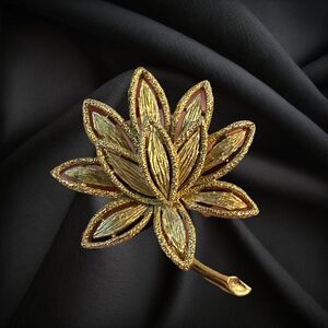 Vintage Avon Gold Lotus Flower Pin